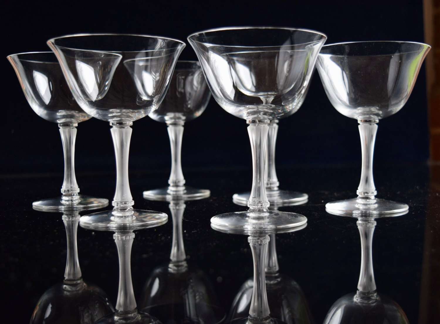7 Lalique Champagne Glasses In The Barsac Pattern